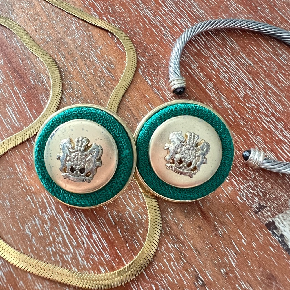 Family Crest Vintage earrings